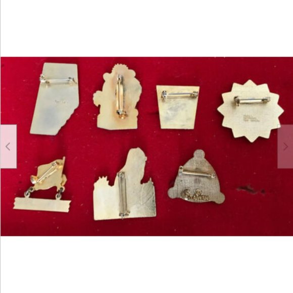 Lot of 7 Lions Club Lapel Pin Badges Canada & USA San Francisco Stettler Alberta - Picture 2 of 2